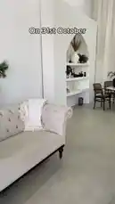 Watch KaseMe's stylish transition from October to November in this quick, festive transformation video. She changes outfits, celebrates the new month, and gets ready for the holiday season by decorating her living room with a giant Christmas ornament. von @kasemedesign mit kasemedesign von Original Sound