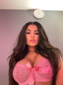 Laila Gomez (@lailaxgomezx) | Snapchat Stories, Spotlight & Lenses