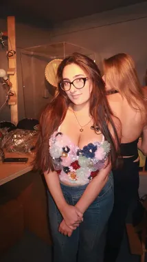 Julia Ain (@qveenjuliaaa) Snapchat Stories, Spotlight & Lenses