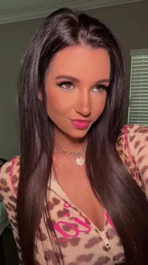 Lucklessholly (@lucklessholly) | Snapchat Stories, Spotlight & Lenses