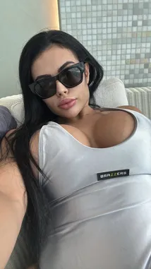 Bella Sadim (@bellasadim) | Snapchat Stories, Spotlight & Lenses