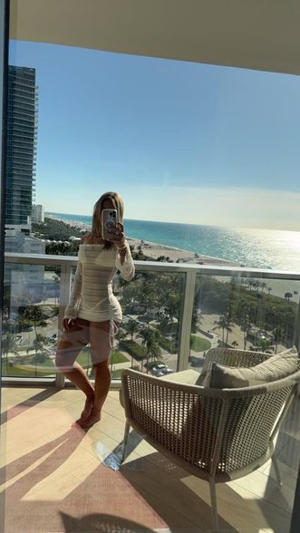 Pariya Carello (@pariyacarello) | Snapchat Stories, Spotlight & Lenses