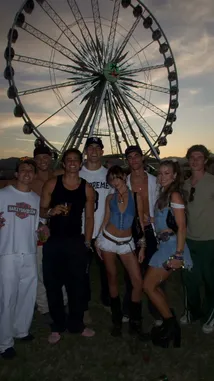 chloe love (@chloerosenbaum) | Snapchat Stories, Spotlight & Lenses