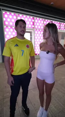 Paris Livvy (@parislivvy) Snapchat Stories, Spotlight & Lenses