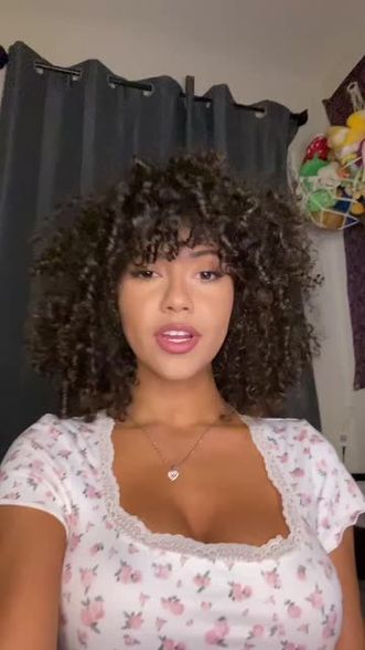 Megan Botnick (@mbeeco) | Snapchat Stories, Spotlight & Lenses