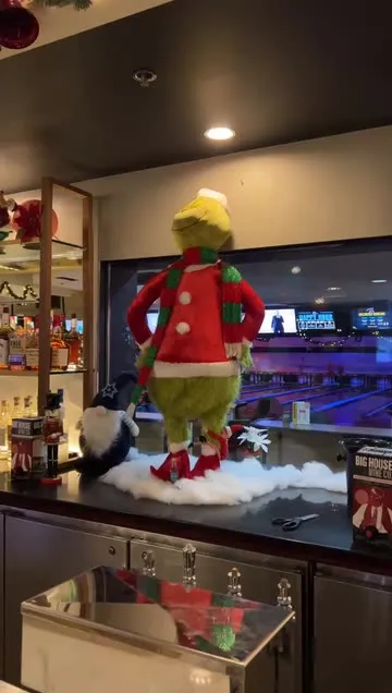 @iamstevenclark 님의 Pinz Bowling Kitchen + Bar 스포트라이트