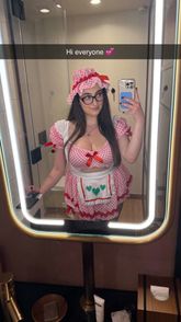 Julia Ain (@qveenjuliaaa) | Snapchat Stories, Spotlight & Lenses