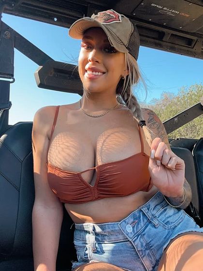 Kelsea 🥰 (@kelsea_annxo) | Snapchat Stories, Spotlight & Lenses