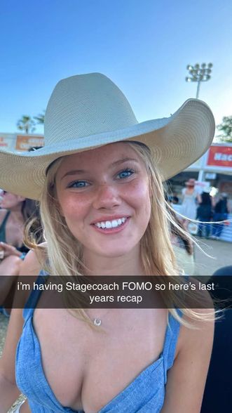 Sarah Coomer (@sarah.coomer) Snapchat Stories, Spotlight & Lenses