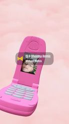 Preview for a Spotlight video that uses the Pink Flip Phone Lens