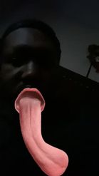 Preview for a Spotlight video that uses the Long tongue Lens