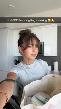 chloe love (@chloerosenbaum) Snapchat Stories, Spotlight & Lenses