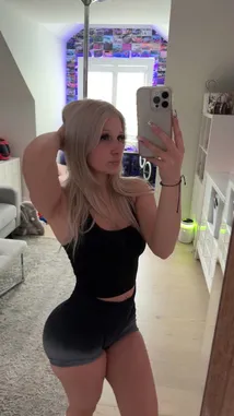 Shay (@shayshaypaige) | Snapchat Stories, Spotlight & Lenses