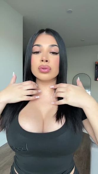 Bella Retamosa (@bellaretamosa22) Snapchat Stories, Spotlight & Lenses