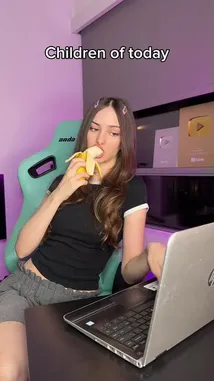 Victoria Pfeifer (@vipfeifer) | Snapchat Stories, Spotlight & Lenses