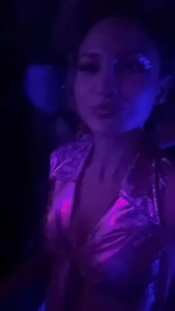 Spotlight at Bluebird Theater by @cinderellafeetp