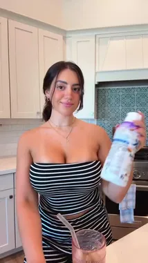 Mia Monroe (@miamonroe.xo) | Snapchat Stories, Spotlight & Lenses