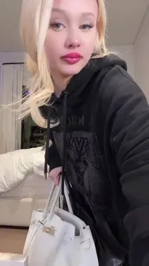 Alabama Barker (@luvbama2) | Snapchat Stories, Spotlight & Lenses