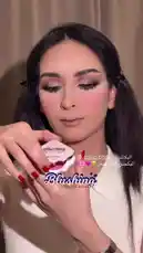 Watch as a professional makeup artist demonstrates the perfect way to apply blush using a compact blush palette. This step-by-step tutorial shows you how to achieve a natural, radiant glow for your cheeks. by @bx301a with original sound