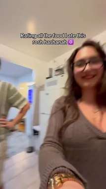 Julia Ain (@qveenjuliaaa) | Snapchat Stories, Spotlight & Lenses