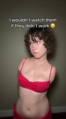 noarmsgirl (@noarmsgirl) Snapchat Stories, Spotlight & Lenses