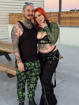 Lainabearrknee (@lainabearrknee) | Snapchat Stories, Spotlight & Lenses