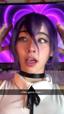 Samantha Loza (@wormslo.irl) | Snapchat Stories, Spotlight & Lenses