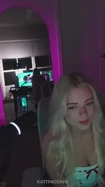 Kattpaccino (@kattpaccino) | Snapchat Stories, Spotlight & Lenses
