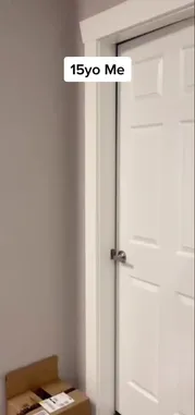 This short-form content features Kallmekris reacting to her sister's comment about her hair. The conversation quickly turns into a playful sibling rivalry, with the sister making a joke comparing Kallmekris to actor William H. Macy. The exchange highlights a common family dynamic where compliments can be met with skepticism and teasing, creating a relatable and humorous moment. by @kallmekris with kallmekris by Original Sound