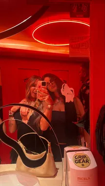 Emelye Ender (@emelye.ender) Snapchat Stories, Spotlight & Lenses