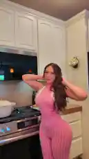 Smokin’ Bikini Chef (@thewoodfiregirl) | Snapchat Stories, Spotlight