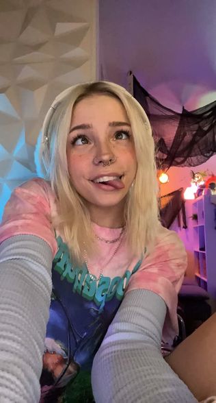 peachtoot 🍭🍌 (@peachtoot) Snapchat Stories, Spotlight & Lenses