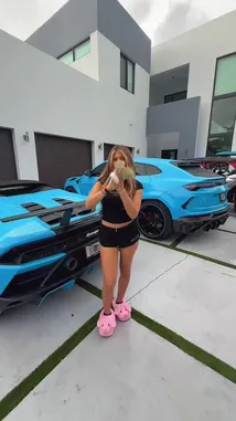 christiana sansone (@christianasans) | Snapchat Stories, Spotlight & Lenses