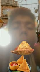 Preview for a Spotlight video that uses the Samosa Kha Lo Lens