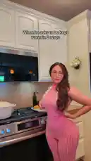 Smokin’ Bikini Chef (@thewoodfiregirl) Snapchat Stories, Spotlight