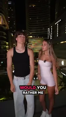 Paris Livvy (@parislivvy) Snapchat Stories, Spotlight & Lenses