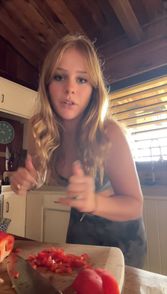 Ella (@itsellamoncrief) | Snapchat Stories, Spotlight & Lenses