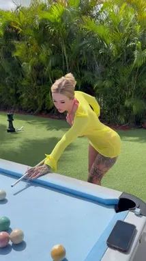 Essie Bone (@itbabyessie) | Snapchat Stories, Spotlight & Lenses