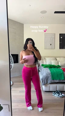 Andrea Lopez (@victoriandreaa) | Snapchat Stories, Spotlight & Lenses