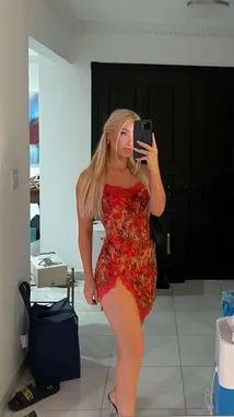 Charlotte Parkes (@charlparkesx) | Snapchat Stories, Spotlight & Lenses