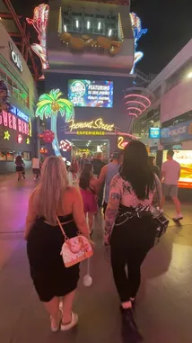 Lainabearrknee (@lainabearrknee) | Snapchat Stories, Spotlight & Lenses