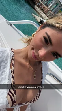 Darla Claire (@darla_claire) | Snapchat Stories, Spotlight & Lenses