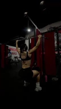 Poppi Louiz (@poppiillouizz) Snapchat Stories, Spotlight & Lenses