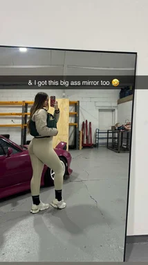 Laura Bianca (@laurabiancaxtra) | Snapchat Stories, Spotlight & Lenses