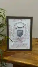 Watch this beautifully crafted Islamic money frame, perfect for a wedding gift or special occasion. This elegant piece features a 500 Saudi Riyal note encased in a decorative white lace oval with Arabic calligraphy and a soft pink bow. The heartfelt message 'العِصم جَميلة قُرْرة عَسِين لِوَلِيدِي' adds a personal touch. Created by متجر ريزن تبوك fairy, this handmade art combines tradition with modern design. by @r200an with original sound