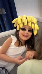 Preview for a Spotlight video that uses the Bananas on Head Lens