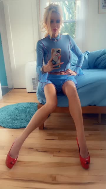 Preview for a Spotlight video that uses the Beauty Set Lens