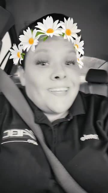 Preview for a Spotlight video that uses the Daisy Crown Lens