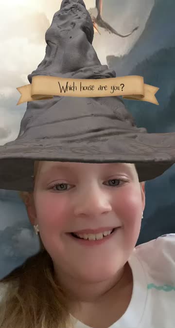Preview for a Spotlight video that uses the Hogwarts House Lens