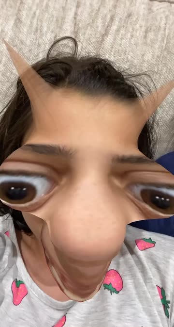 Preview for a Spotlight video that uses the Me As Alien Lens